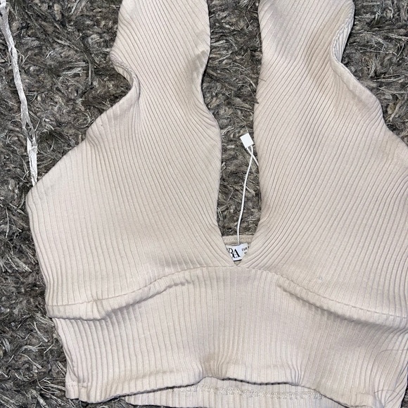 Zara Basic Ribbed Halter Top - Picture 2 of 5